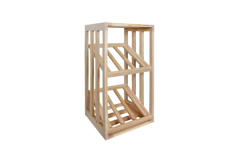 Grenenhouten wijnrek met schuine leggers